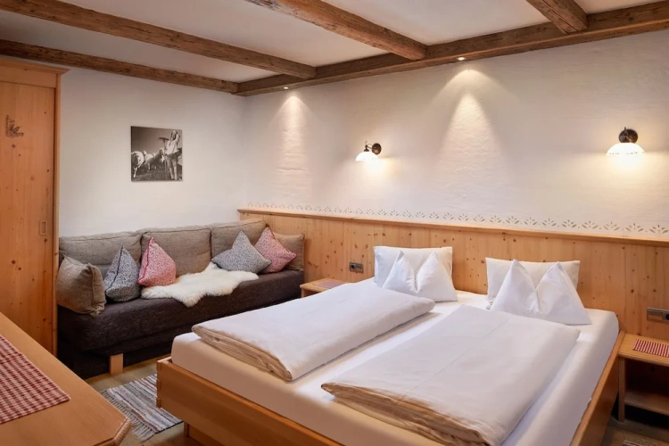 3 Bedrooms Bungalow