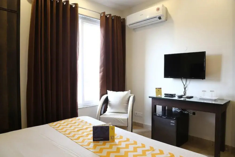 FabHotel Daffodils II