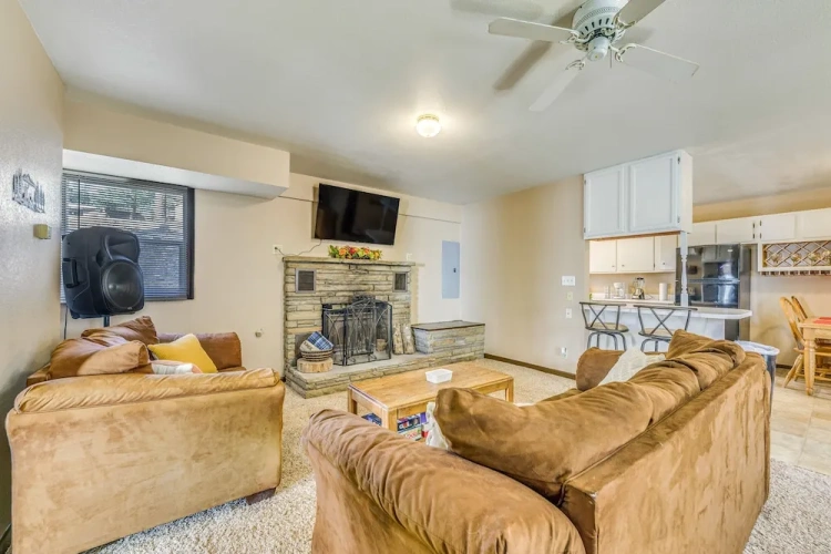 4 Bedrooms Cottage