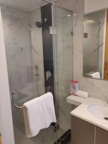 Lovely Studio apartment 1-bedroom with small kitchen and pool