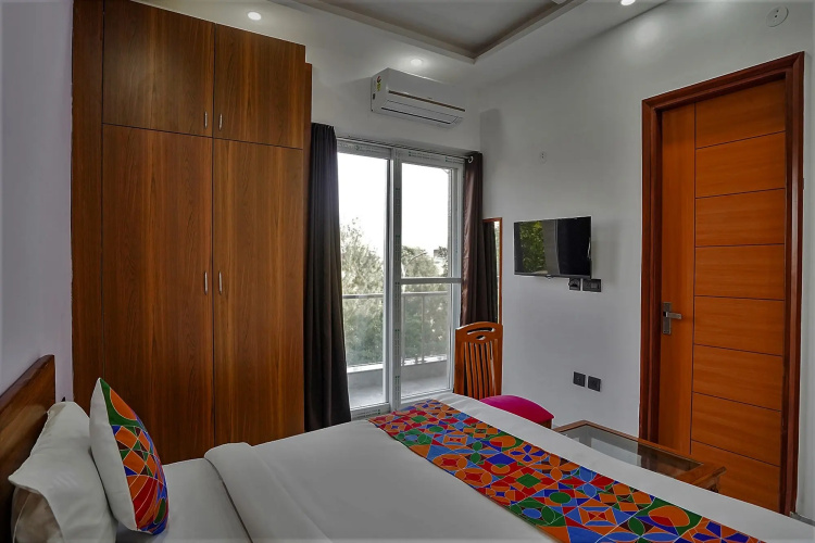 FabHotel F9 Noida Sector 56