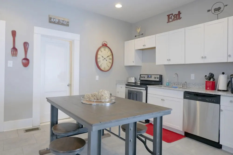Laurel Pearl-Sleeps 5-1Bd