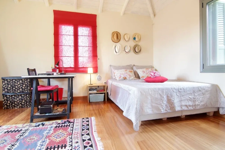 5 Bedrooms Villa