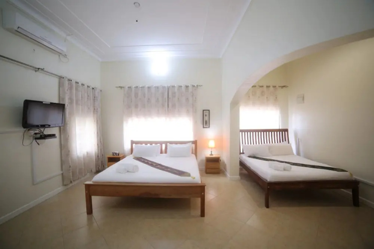 Entebbe Palm Hotel