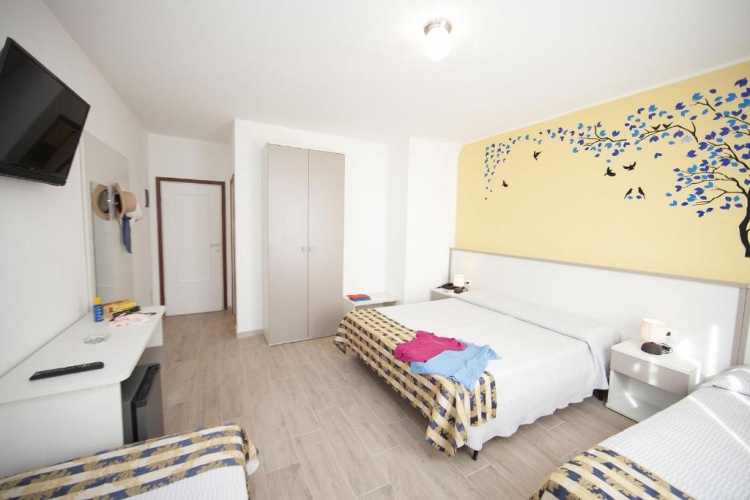 Classic Triple room