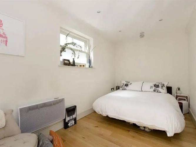 83 Goswell Apartment