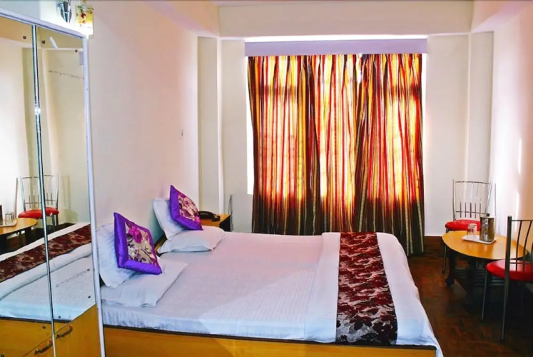 Hotel Teen Taley