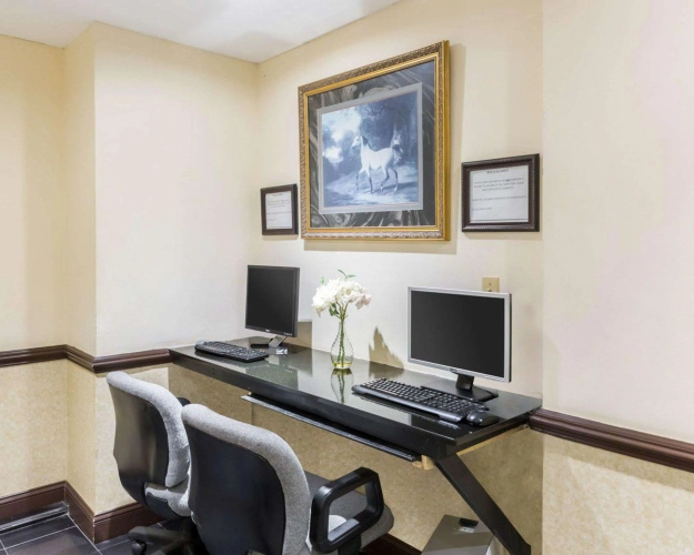 Clarion Hotel photo 6
