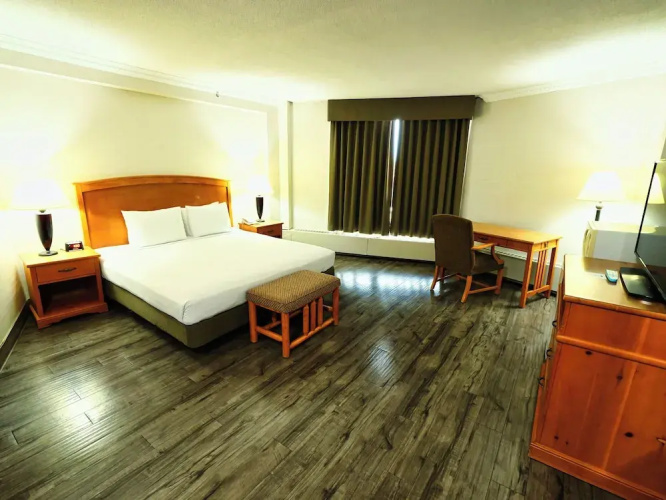 Continental Inn & Suites