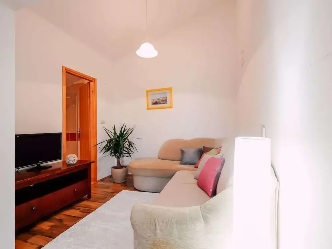 Charming 2-bed Apartment