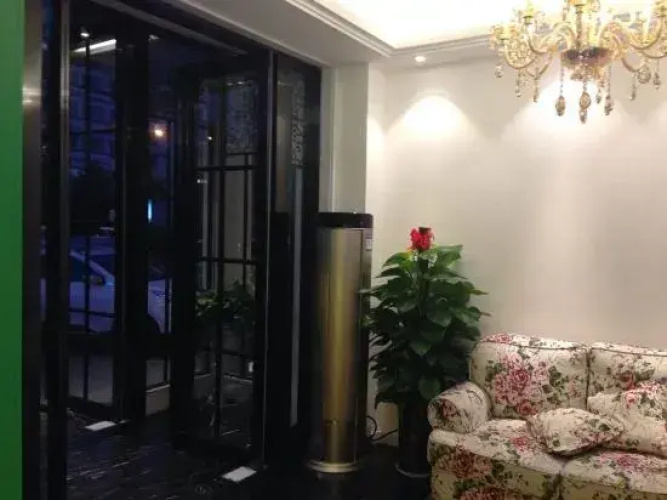 Dengfeng Baroque Hotel