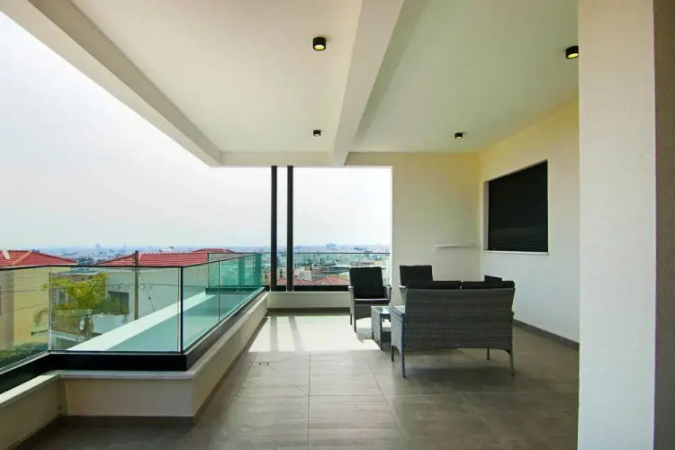 Phaedrus Living: Sea View Anna Residence 201