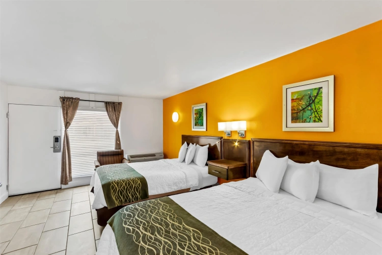 Standard Quadruple room