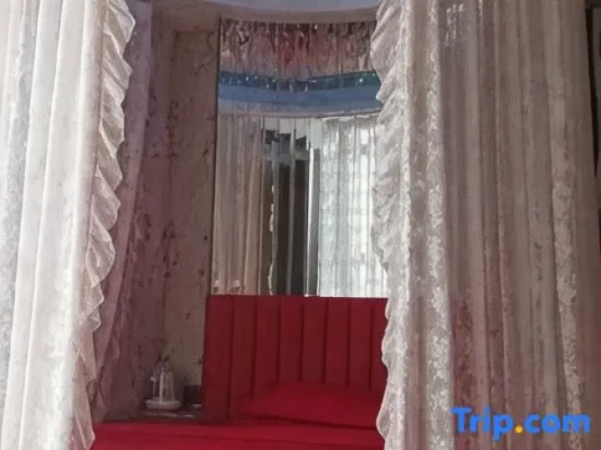 Deluxe Single Suite