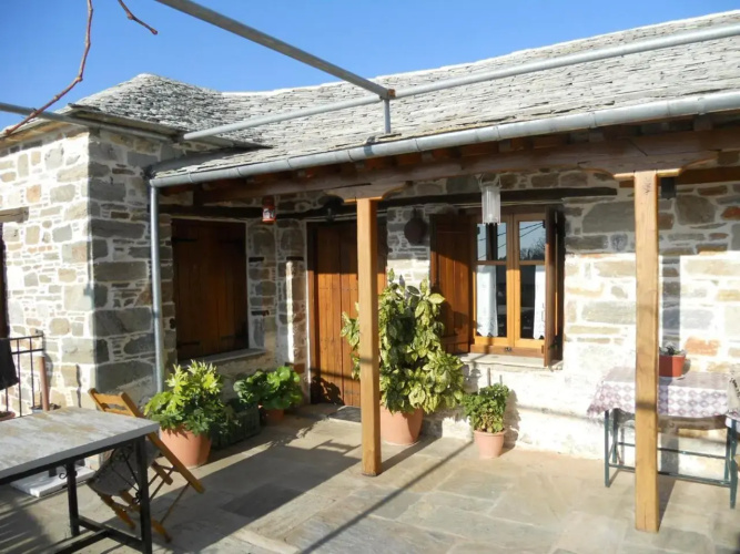 Sarafis Guesthouse