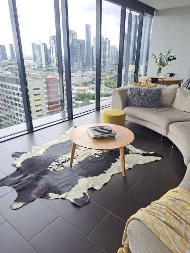 2 Bedrooms Luxury Apartment with balcony and with bay view