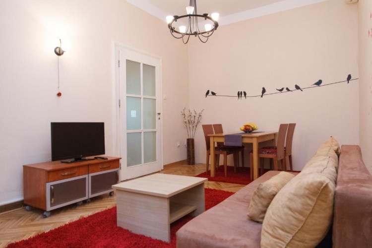 2 Bedrooms Apartment
