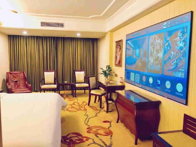Standard Twin room with street view