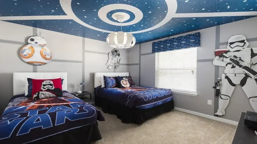 Exclusive Windsor Home Near Theme Parks