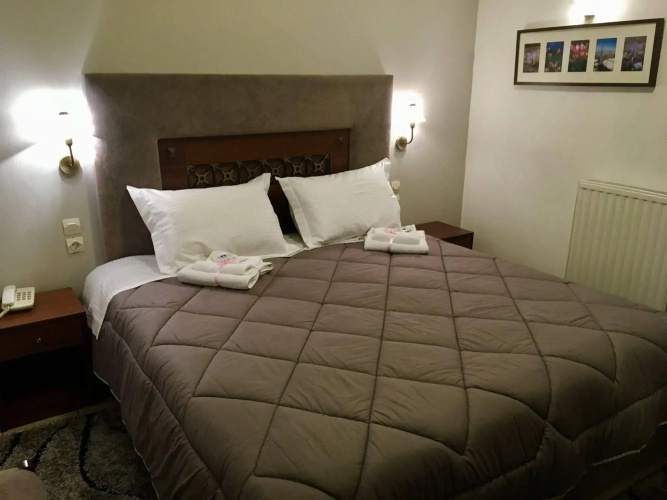 Artemis Hotel