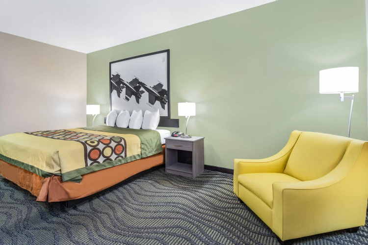 Super 8 by Wyndham Kokomo