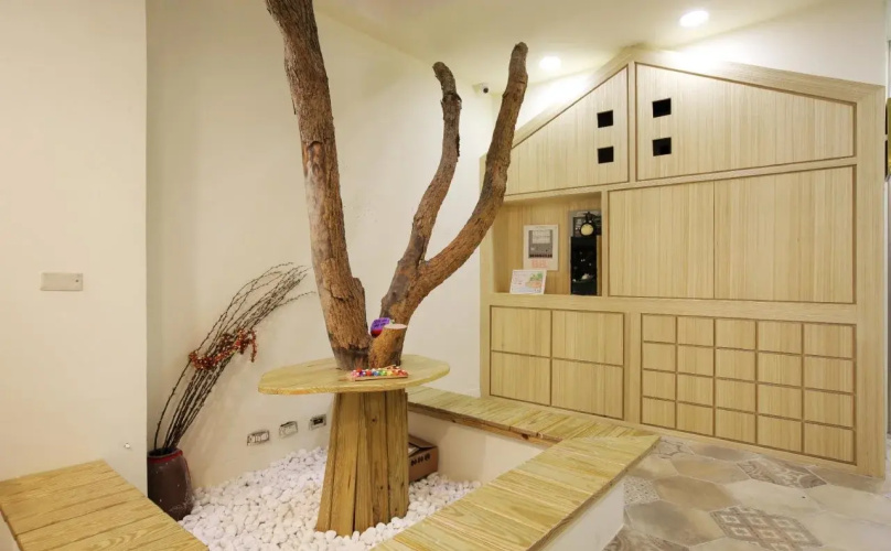 Ours Hotel