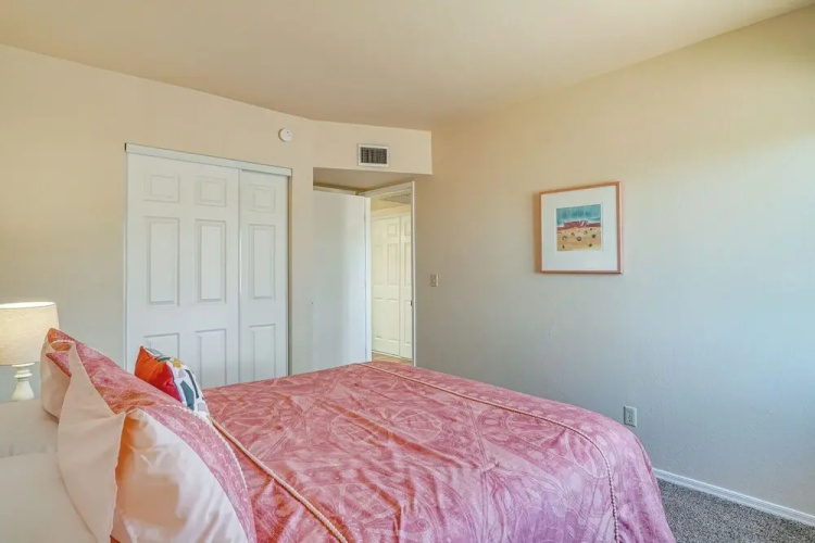 5 Mi to Dtwn: Tucson Townhome w/ Pool Access!