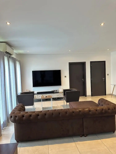 Peravi Suites at the Signature