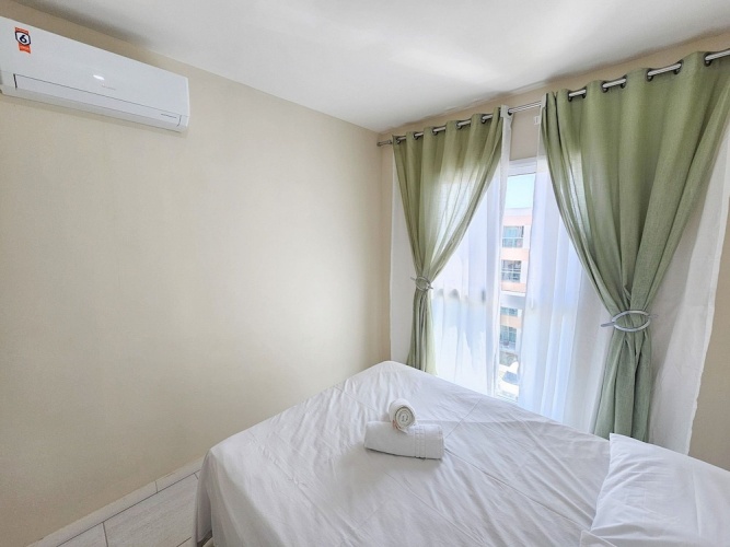 2 Bedrooms Apartment with courtyard view
