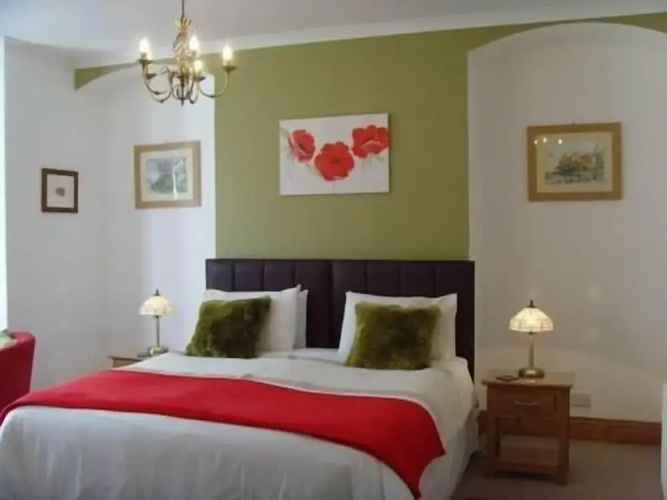 Ellie's Guest House
