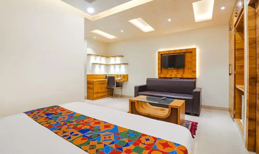 FabHotel Holiday Grand