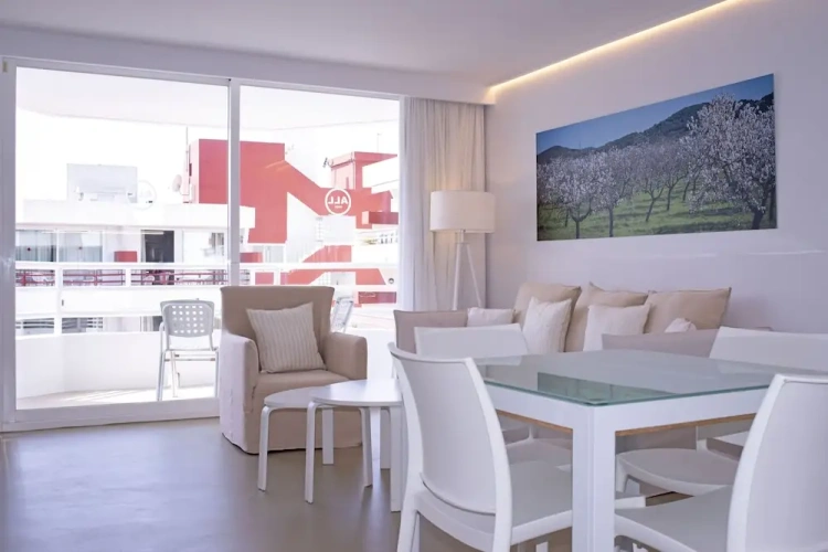 1 Bedroom Superior Apartment with garden view