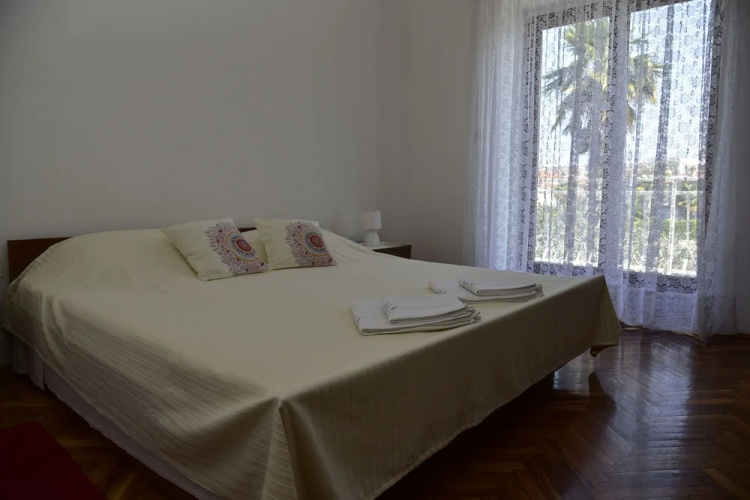 Apartments Maestral