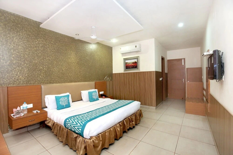 OYO 4575 Hotel Mirage