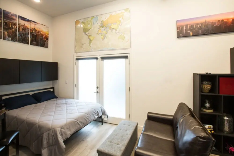 Modern Seattle Condo Sleeps 4
