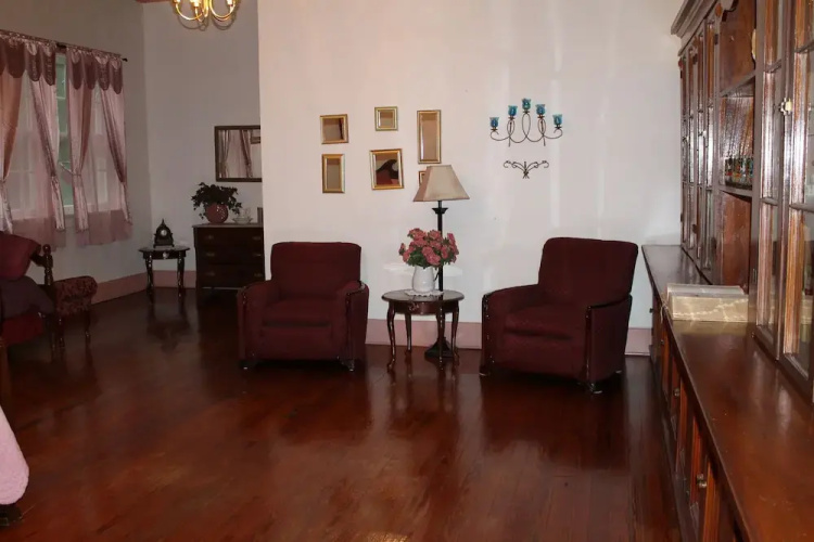 Old Castillo Bed and Breakfast