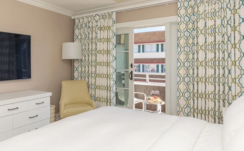 Double room with balcony and with town view