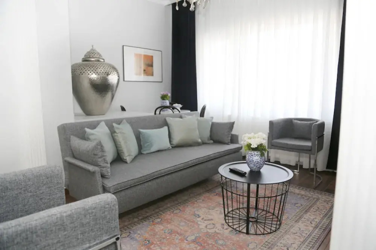 Huma Suites