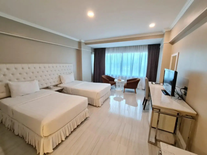 Chaisaeng Palace Hotel