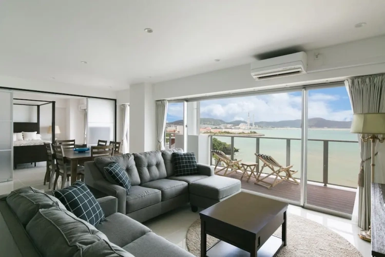 Deluxe Suite with balcony
