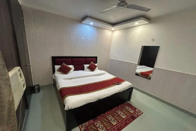 Hotel B K House