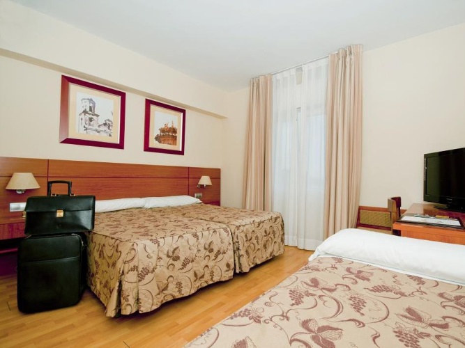 Triple room