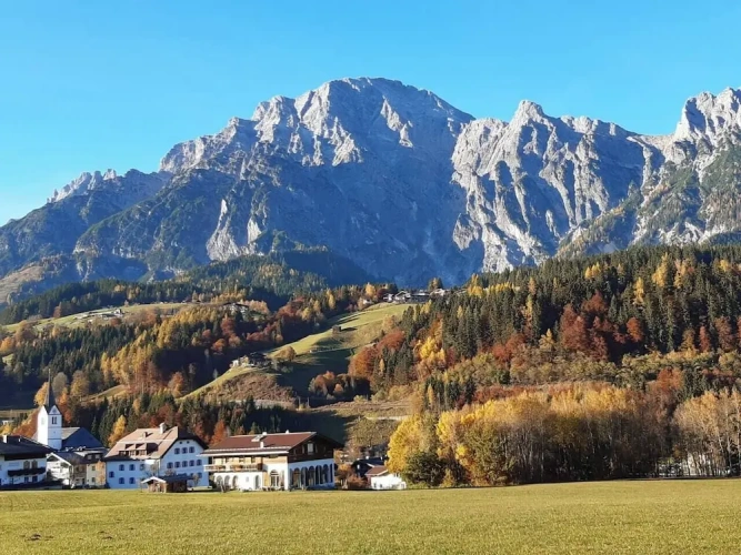2 Bedrooms Comfort Apartment with balcony and with mountain view