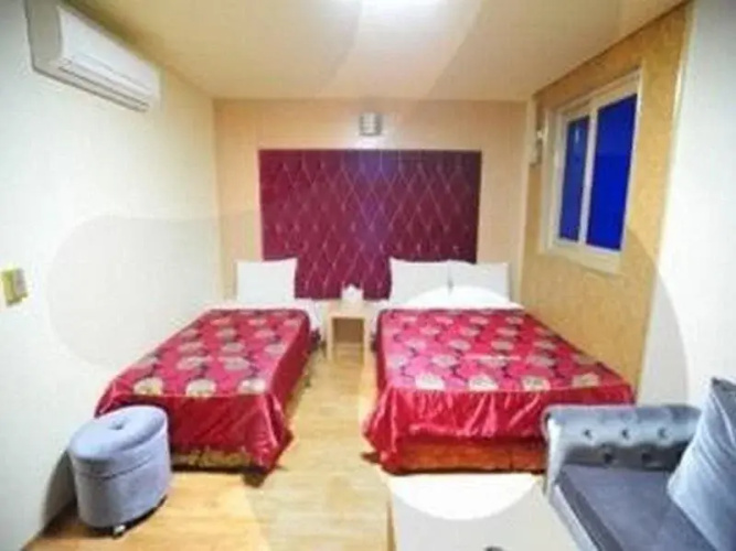 Goodstay Moon Hotel