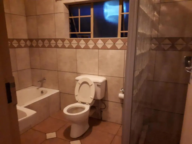 8 Soenie Avenue Self Catering