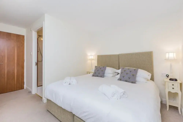 388 Old Tolbooth Wynd Apartment 2