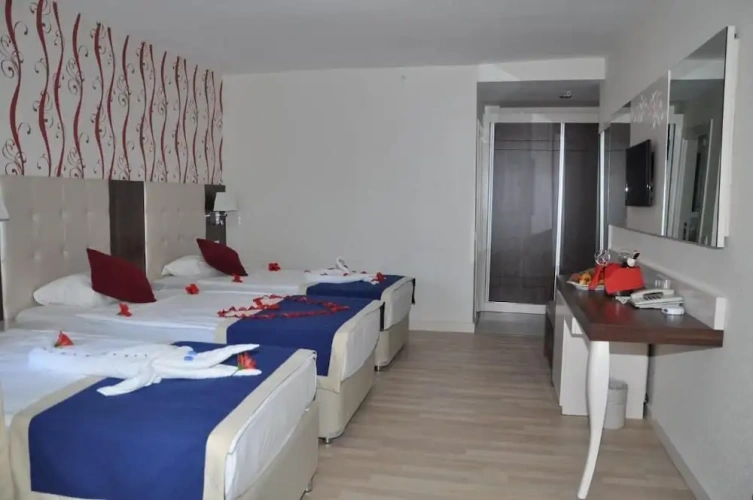 Standard Triple room with balcony