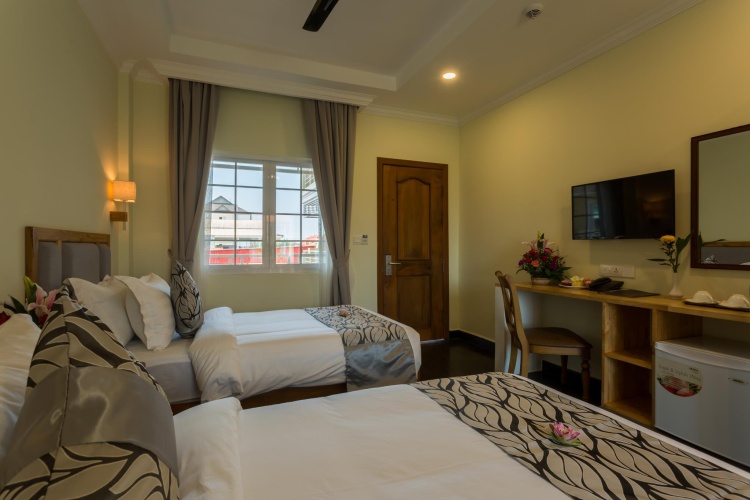 Deluxe Twin room with balcony and with city view