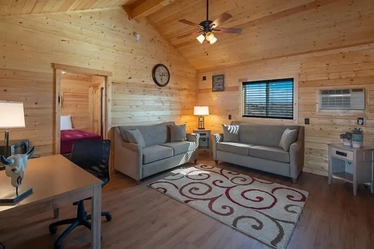 Standard Quadruple Suite
