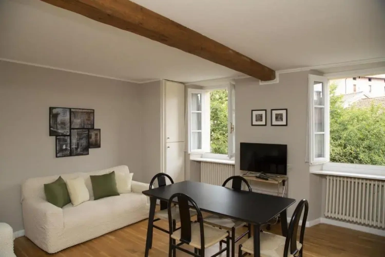 2 Bedrooms Apartment